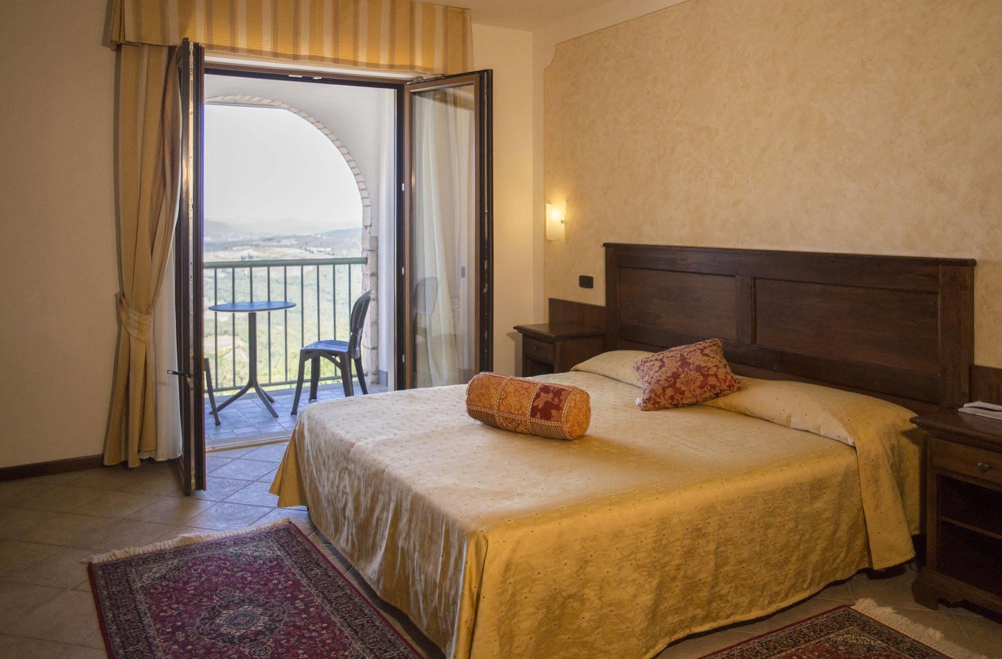 Hotel Ristorante Al Brunello Di Montalcino Zewnętrze zdjęcie